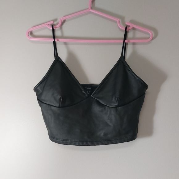 Cropped spaghetti strap. - Picture 2 of 2